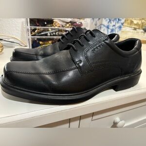 Black Oxfords Ecco men’s size 13 NWOT